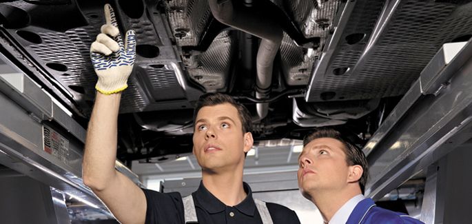 CarService