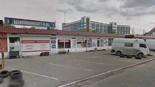 на ул. Изюмская 7